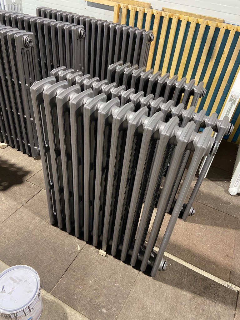Radiateur en fonte rénové blanc satiné — étanchéité filasse de lin AS DÉCAP